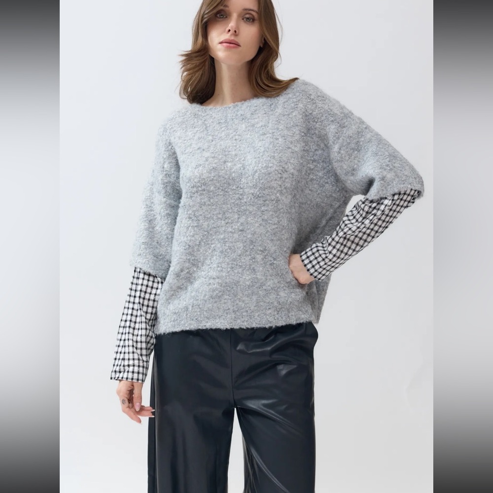 Made in France 🇫🇷 Light Gray Fuzzy Crew Neck Sweater with Checked Sleeve Detail